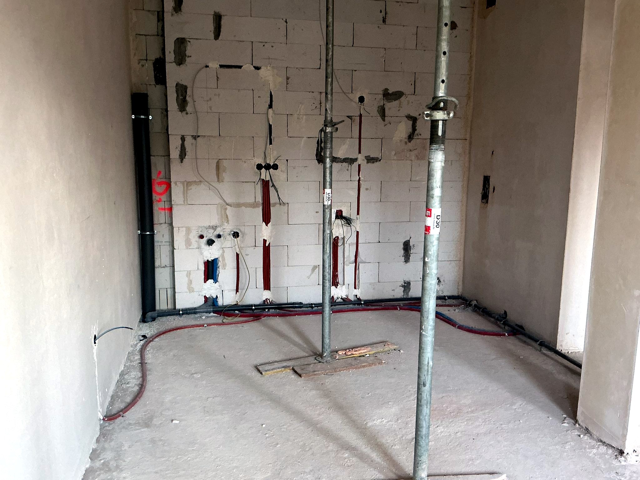 Szélesebb helyiségkép a kivitelezésről